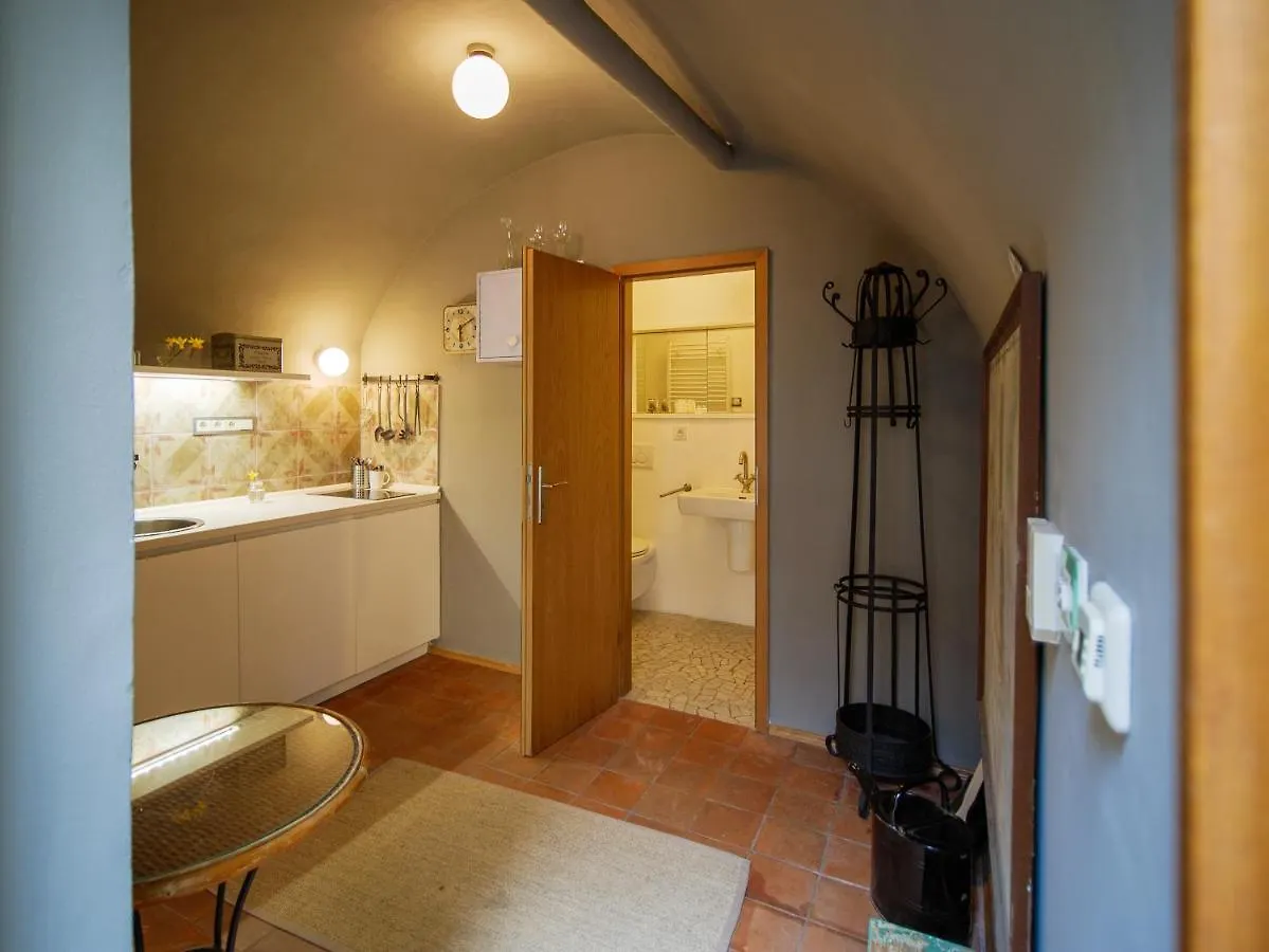Apartment Romantic Nest Under Prague Castle